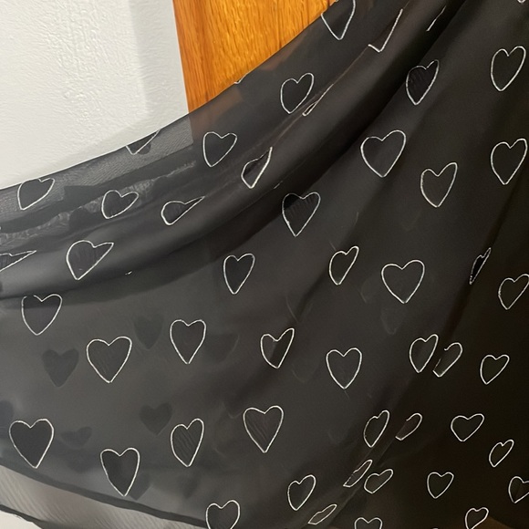 Gothic style black heart dress with white color - Picture 4 of 13